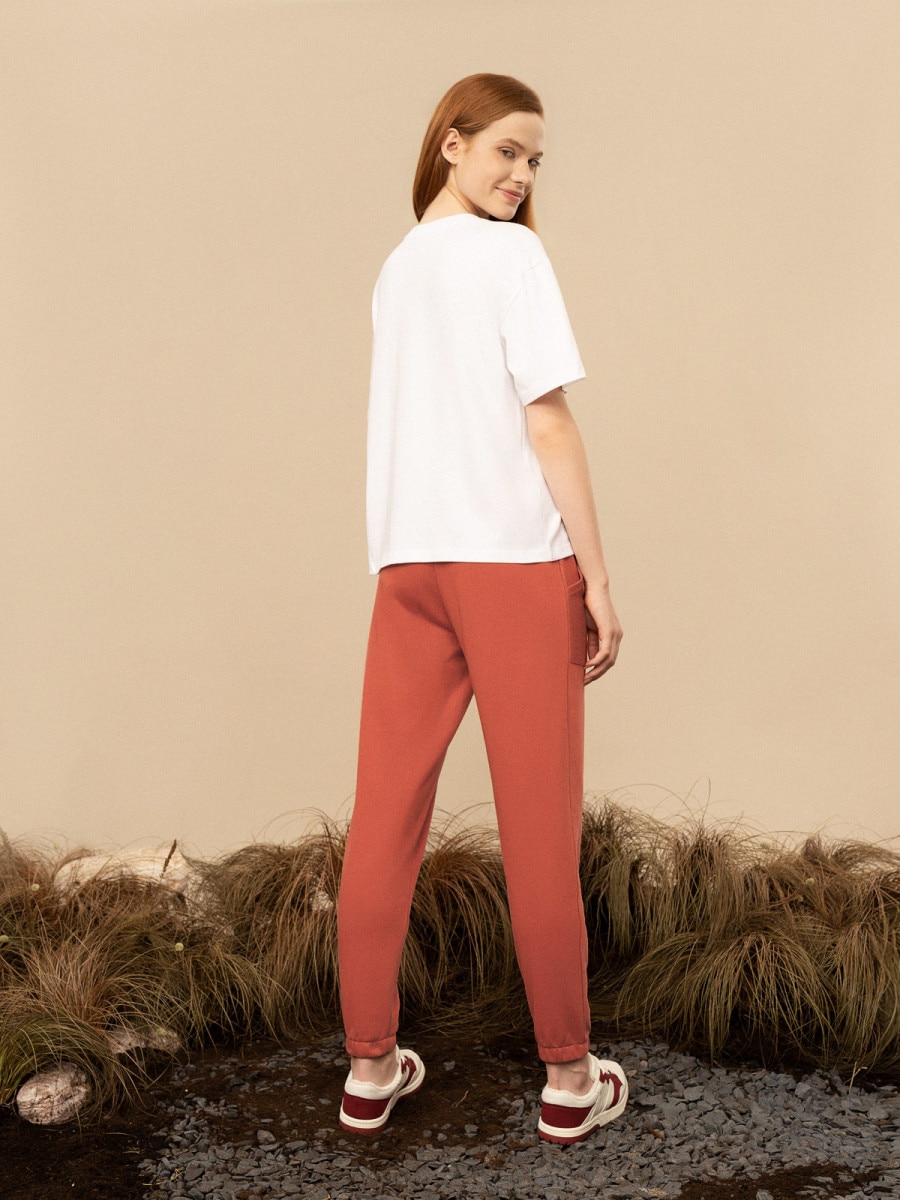 OUTHORN Spodnie dresowe damskie - czerwone Czerwony 3