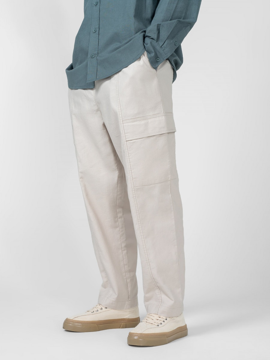 OUTHORN Spodnie tkaninowe cargo męskie - beżowe Beż 2