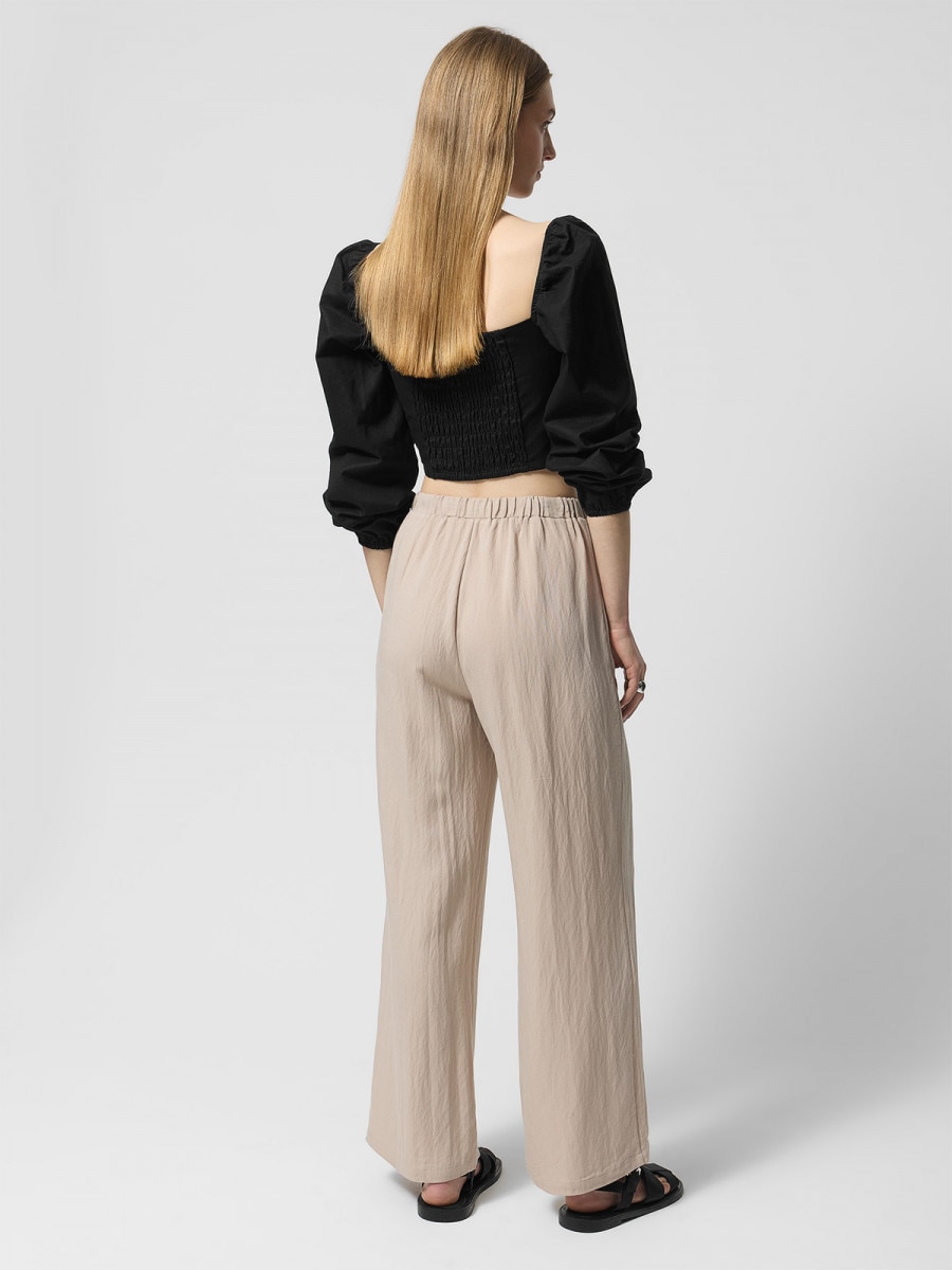 OUTHORN Spodnie tkaninowe z wiskozą damskie - beżowe Beż 4