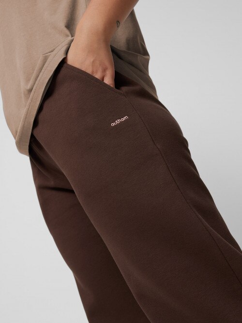 Spodnie dresowe damskie - brązowe